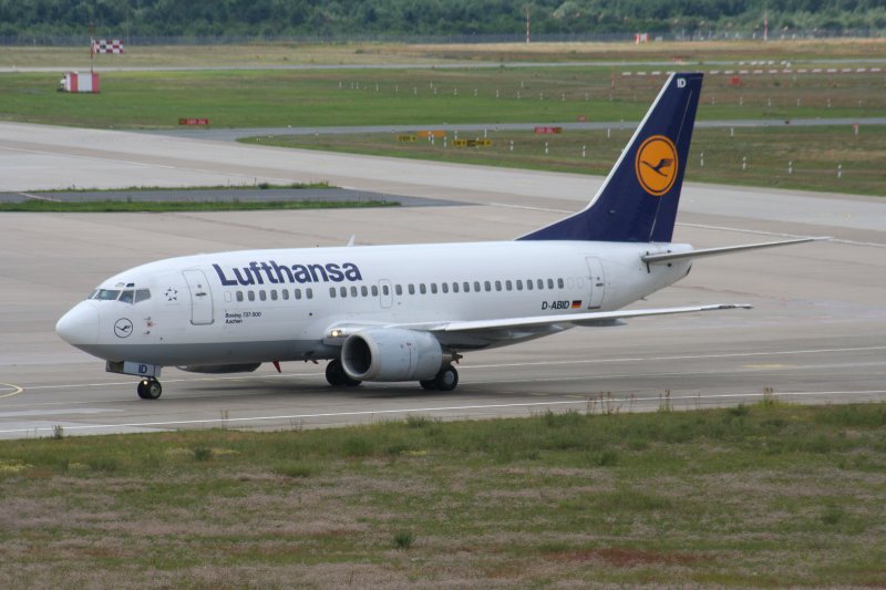 Lufthansa B 737-530 D-ABID  Aachen  bei der Ankunft auf dem Flughafen Berlin-Tegel am 26.07.2009