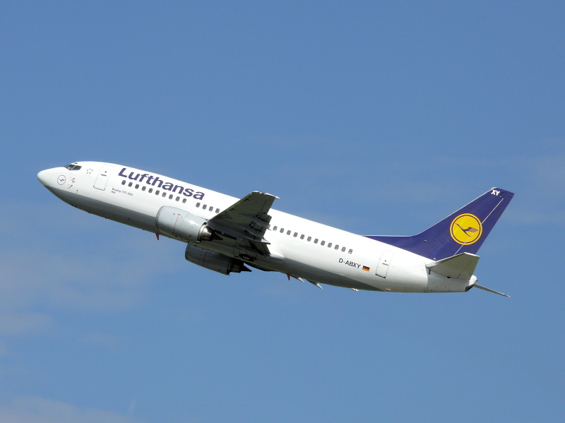 Lufthansa  Hof ; D-ABXY. Flughafen Dsseldorf. 01.08.2009.