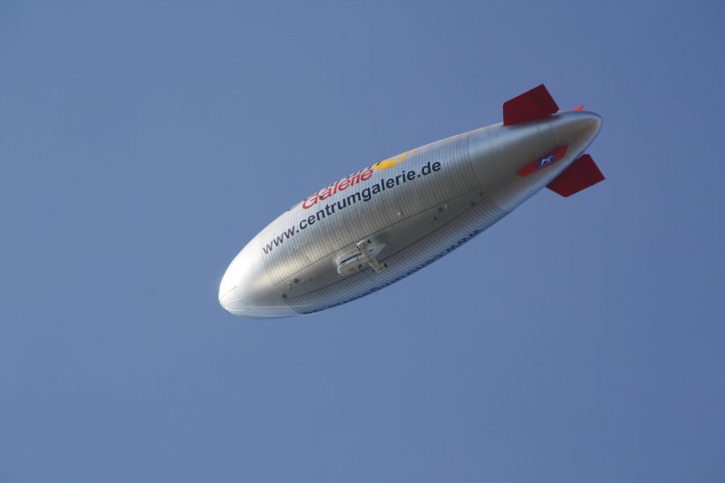 Luftschiff im Dresdner Luftraum am 19.09.09.