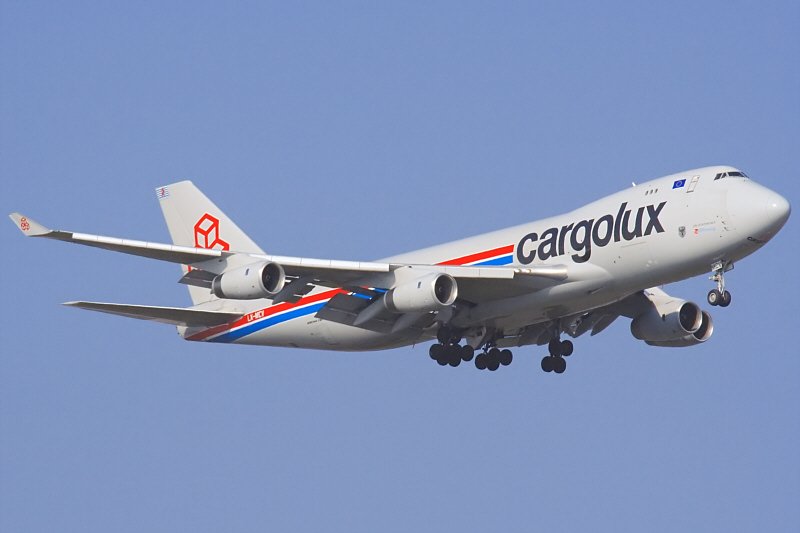 LX-MCV, B747-4R7F(SCD), Luxembourg ELLX/LUX, 28.03.07, in the landing pattern at Luxembourg (EOS350D + Sigma 50-500)