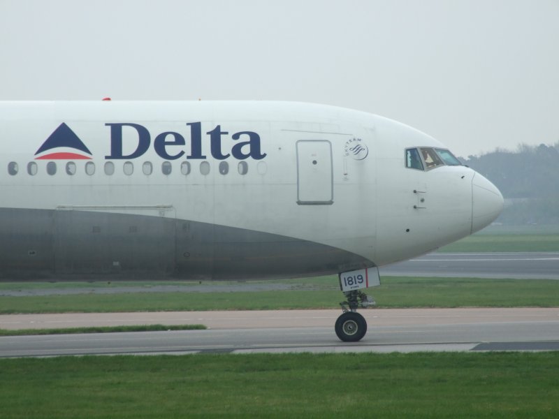 N834MH in Manchester