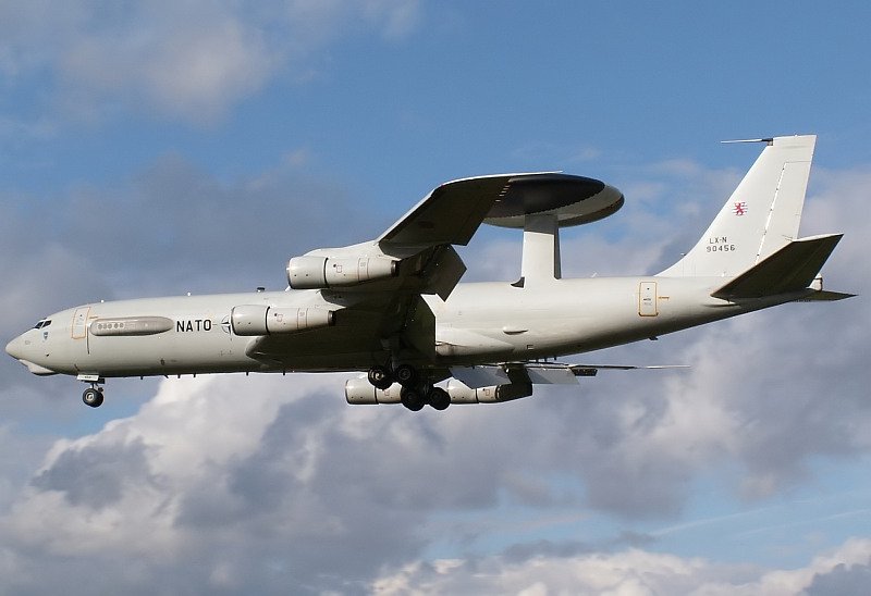 Nach diversen Groveranstaltungen in der jngeren Vergangenheit, ist das AWACS System auch der ffentlichkeit bekannt. Hier kehrt eine E3 zu ihrem Heimatplatz in Geilenkirchen zurck. Das Foto stammt vom 18.10.2007