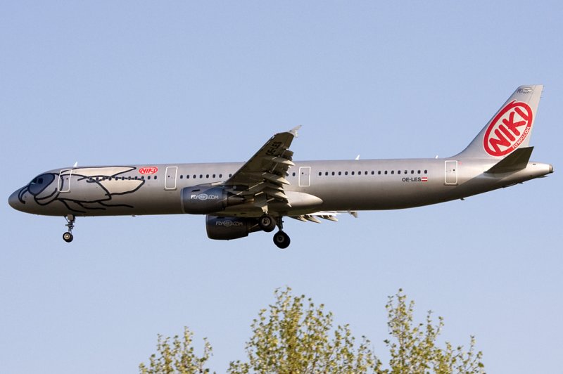 Niki, OE-LES, Airbus, A321-231, 21.04.2009, FRA, Frankfurt, Germany 

