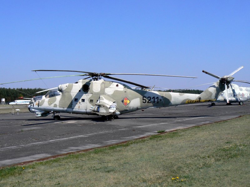 NVA Mil Mi-24D 5211 im Luftwaffenmuseum Berlin-Gatow am 27.04.2007.
