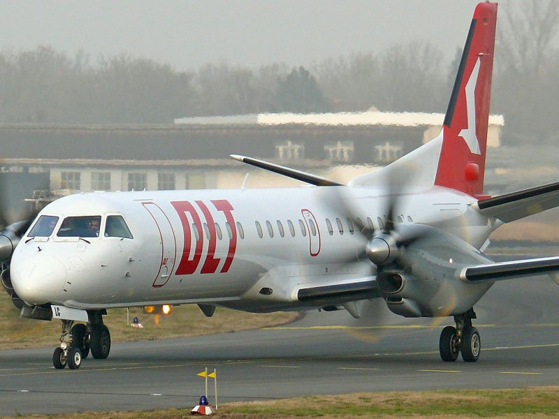 OLT Saab 2000 D-AOLC Berlin TXL 21.12.2007