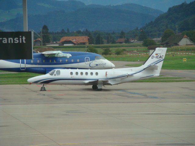 


Passagierflugzeug
Flugblatz: BRN / Bern-Belp
Flugzeug: Cessna 551 Citiation II/SP
Registration: D-ICAC
Gesellschaft: Privat
Aufgenommen: 9.Aug.07
