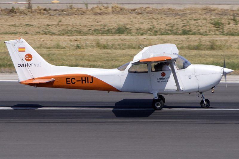 Private, EC-HIJ, Cessna, 172N-Skyhawk, 17.06.2009, GRO, Girona, Spain 

