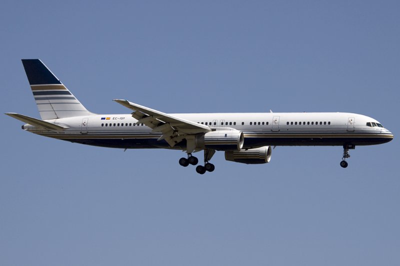 Privilege, EC-ISY, Boeing, B757-256, 13.06.2009, BCN, Barcelona, Spain 

