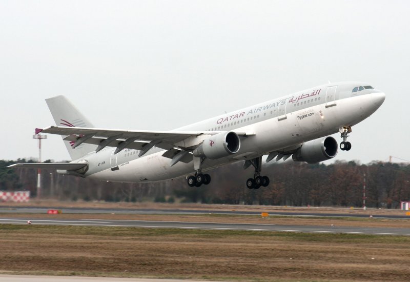 Qatar Airways A 300B4-622R A7-ABN beim start in Berlin-Tegel am 30.03.2008