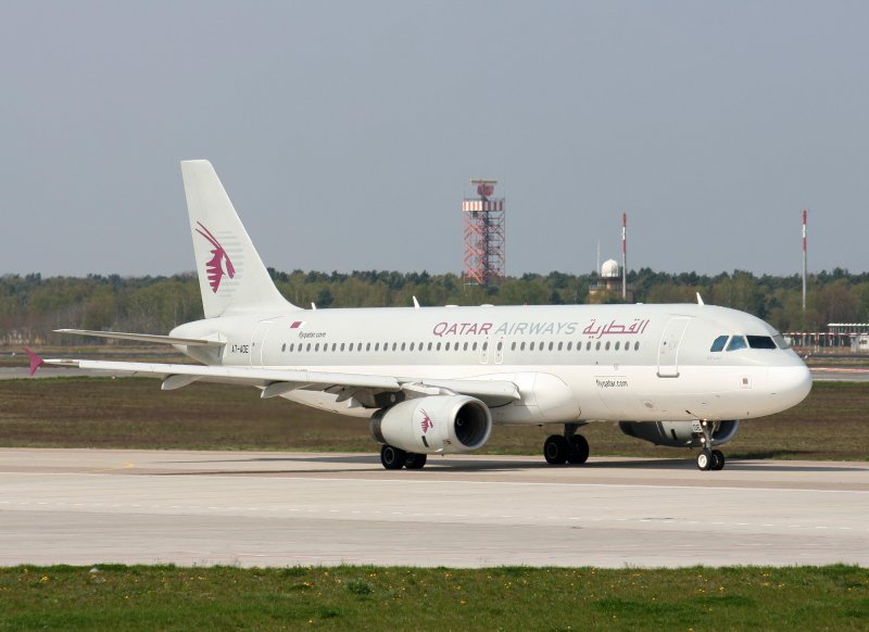 Qatar Airways A 320-232 A7-ADE am 27.04.2008 auf dem Flughafen Berlin-Tegel