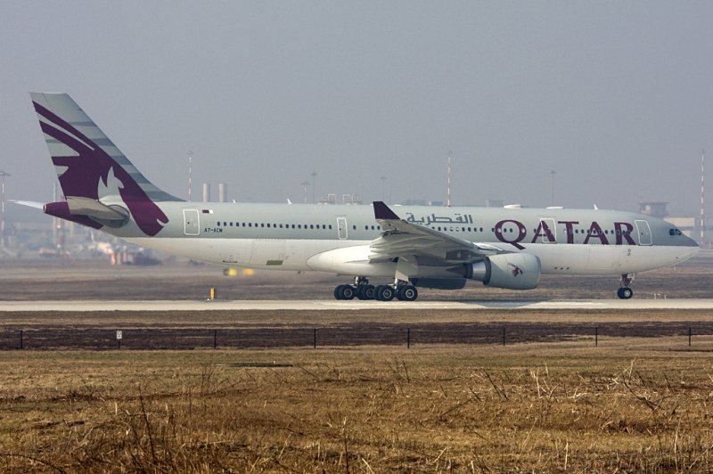 Qatar Airways, A7-ACM, Airbus, A330-202, 28.02.2009, MXP, Mailand-Malpensa, Italy 

