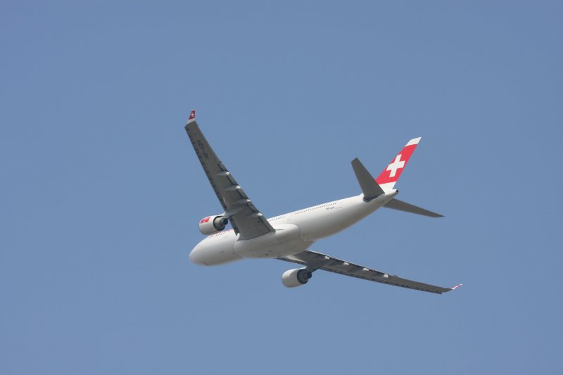 Reg.: HB-IQH
Hersteller: AIRBUS
Typ: 330-223
Serien Nr.: 288
Baujahr: 1999
fotografiert am 04.04.2009