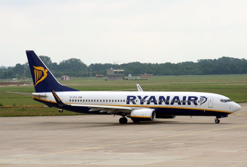 Ryanair B 737-8AS EI-DYX am 31.05.2009 auf dem Flughafen Berlin-Schnefeld