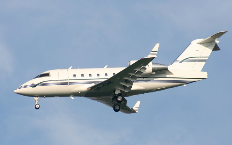 Salem Aviation Canadair Challenger 601-3H VP-CCR im Landeanflug auf den Flughafen Berlin-Schnefeld am 09.11.2008
