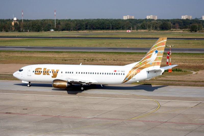 Sky Airlines B 737-4Q8 TC-SKG am 20.09.2009 auf dem Flughafen Berlin-Tegel