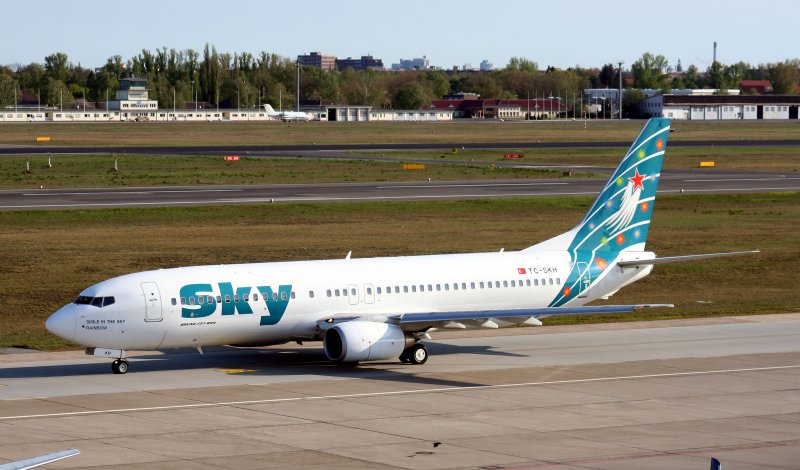 Sky Airlines B 737-8BK TC-SKH am 19.04.2009 auf dem Flughafen Berlin-Tegel