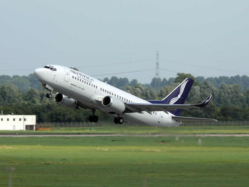 SkyWings; Z3-AAJ. Flughafen Dsseldorf. 01.08.2009.