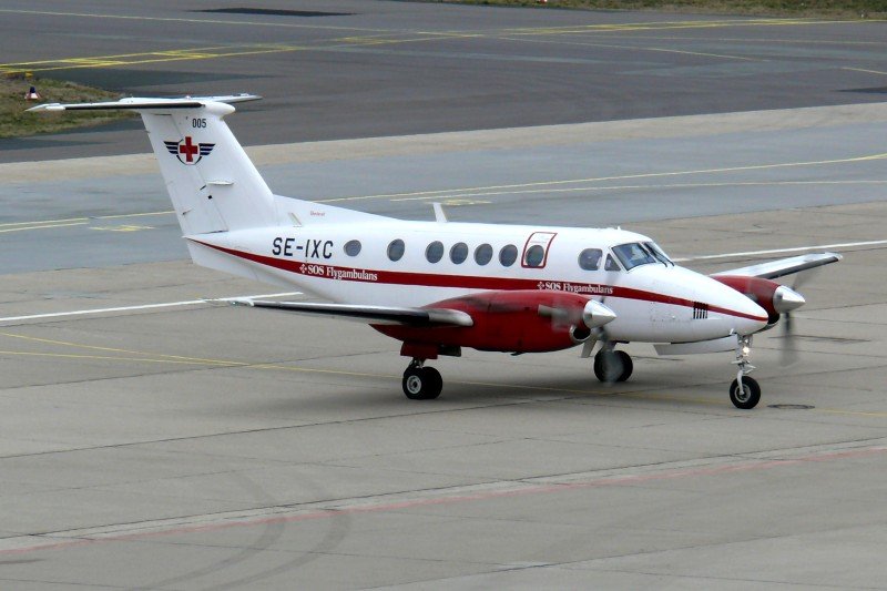SOS Flygambulans Beech King Air 200  SE-IXC - Berlin TXL 19.03.2008
