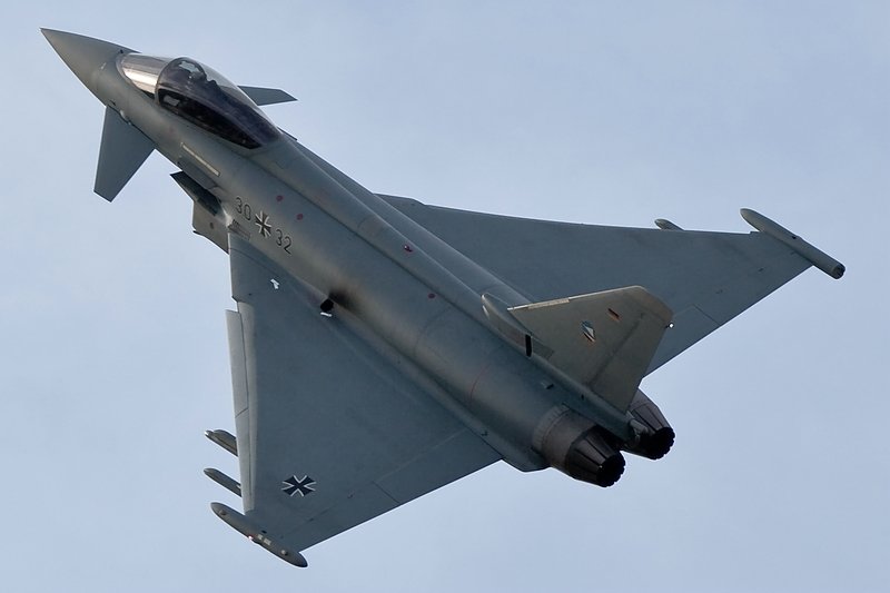 Split Eurofighter Typhoon 30+32/JG74/ ETSN,Neuburg,Germany.