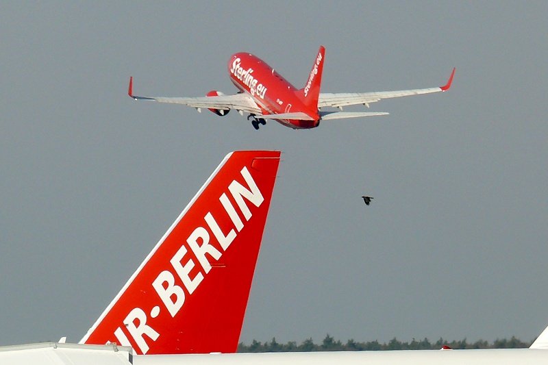 Sterling 737 OY-MRF Berlin TXL 24.03.2008 