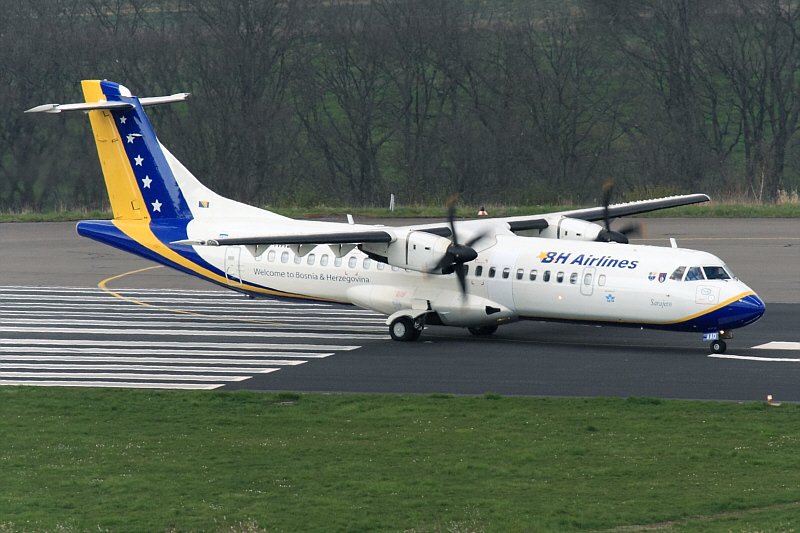 T9-AAD, ATR-72-500, Saarbrcken EDDR/SCN, 04.02.07, This ATR72-500 is lining up runway 09 on it´s flight back to Bosnia-Herzegowina. BH Airlines does it´s maintenance with Contact Air at Saarbrcken. (EOS350D + Sigma 50-500)