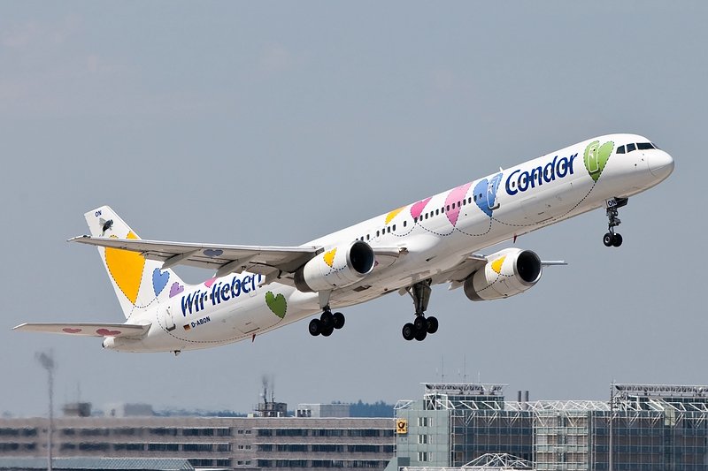 Take off B757/Condor/MUC/Mnchen/Germany.