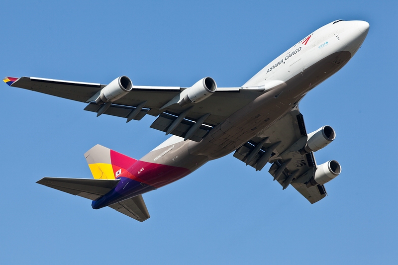 Take off/B747 Asiana Cargo/Frankfurt/FRA./05.08.09