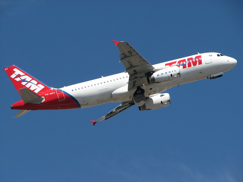 TAM Airbus A320-2 Abflug Sao Paulo CGH