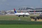 Eine Boeing der Delta Airlines mit der Kennung N394DL aufgenommen am 30.05.09 am Stuttgarter Flughafen. 