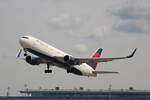 Delta Airlines, Boeing B 767-332(ER), N1605, BER, 15.05.2026