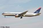 Eine Boeing 767-332 ER von Delta mit der Reg N1609 wurde am 24.7.2005 in Frankfurt am Main aufgenommen.