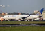United Airlines, Boeing B 767-322(ER), N664UA, TXL, 19.04.2019
