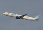 United Airlines,Boeing B 767-424(ER),N76064, BER, 19.12.2025