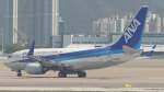 Boeing 737-800 mit der Kennung JA14An in Hongkong.14.4.2015 von ANA