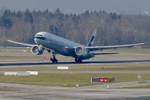 B777-367(ER) B-KPA der Cathay Pacific am 19.1.19 beim Abheben in Zürich.