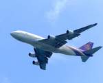 HS-TGP, Boeing 747-4D7, Thai Airways nach abgebrochener Landung über dem Denpasar Intrnational Airport (DPS) am 6.10.2017