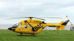 Der Rettungshubschrauber Christoph am 22.09.2013 auf einer Wiese vor Fedderwardersiel.