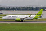 Air Baltic, YL-CSA, Bombardier CS-300, msn: 55003, 10.September 2022, MUC München, Germany.