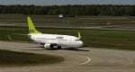 YL-BBI.air Baltic. Boing 737. Auf dem Taxiweg in Berlin Tegel. Foto: 27.04.2012