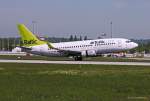 Air Baltic, YL-BBI, B 737-33A(W) bei der Landung in MUC aus Riga (RIX) 15.05.2013