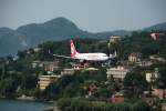 Air Berlin B 737-86J(WL) D-ABBH im Anflug vor der einmaligen Kulisse von Korfu am 17.07.2010