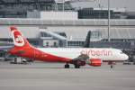 AIRBERLIN Airbus  A 320-214 D-ABFP Flughafen M�nchen 18.02.2012