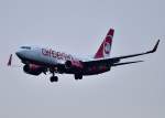 BOEING 737-76J der AIR BERLIN mit der Kennung D-AGEC am 26.9.2013,leider bei sehr  diesigem  Wetter im Landeanflug auf FRA L25.