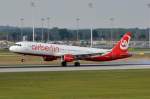 D-ABCI Air Berlin Airbus A321-211  in München bei der Landung  11.09.2015
