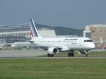 Ein Embraer Emb-190 der Air France Regional beim Start in Stuttgart am 30.08.2008.