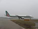 Alitalia Airbus A 321-122 I-BIXV Flughafen Mnchen 23.01.2010