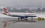 Airbus A320-251N der British Airways (G-TTNX, msn 12141) bei heftigem Schneetreiben am 21.02.2026 in Innsbruck vor Abflug als BA687 nach LHR.
