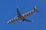 Condor, D-AIAS, Airbus A321-211, gesehen �ber Wien.