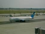 Boeing 767 der Condor in Frankfurt. Aufgenommen im Juli 2008.