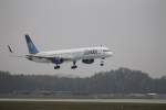 Boeing 757-300 am 21.Oktober 2012 beim Landanfluf auf dem Airport Mnchen.